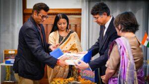 डेनमार्क में गूँजी कृष्ण भक्ति की सुगंध — श्री कृष्ण लीला कलेक्शन का भव्य समर्पण समारोह