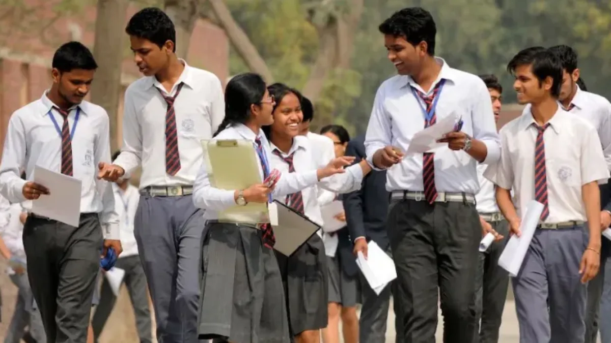 CBSE ने किया 10वीं बोर्ड के लिए बड़ा बदलाव, 9वीं में अब तीन भाषाएं अनिवार्य…