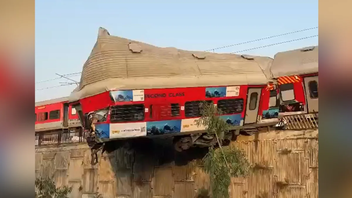 ऋषिकेश में उज्जैन एक्सप्रेस के 3 डिब्बे ट्रैक से उतरे, बड़ा हादसा टला