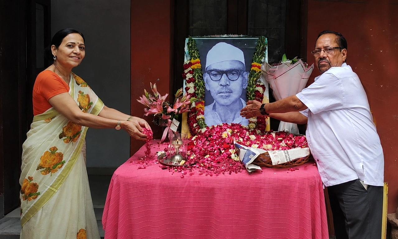 पंडित हीरा लाल चतुर्वेदी की 49वीं पुण्यतिथि पर श्रद्धांजलि, संगीत जगत ने किया नमन