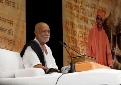 मोरारी बापू ने हार्वर्ड से भारत के पवित्र ग्रंथों को संरक्षित करने का आग्रह किया, नौ दिवसीय राम कथा का समापन