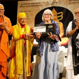 हार्वर्ड यूनिवर्सिटी में पहली बार मनाई गई तुलसी जयंती , मोरारी बापू ने वैश्विक मंच पर 9 विद्वानों को सम्मानित किया