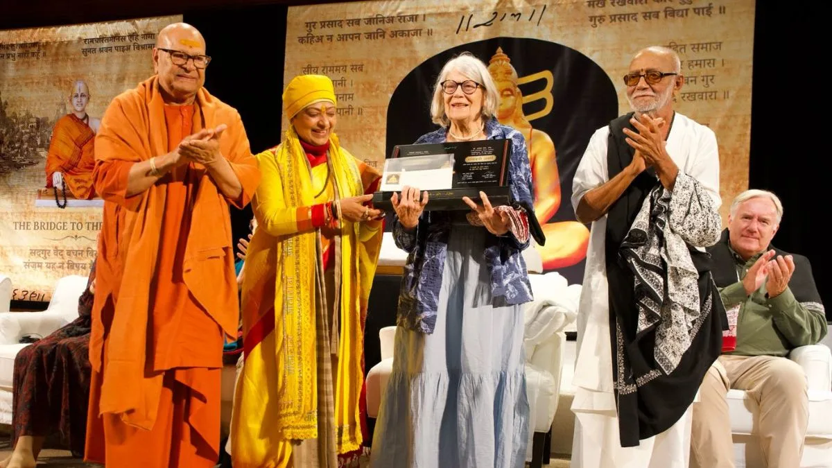 हार्वर्ड यूनिवर्सिटी में पहली बार मनाई गई तुलसी जयंती , मोरारी बापू ने वैश्विक मंच पर 9 विद्वानों को सम्मानित किया