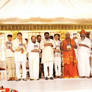 वायनाड में डॉ. भार्गव मल्लप्पा की पुस्तक ‘द मोदी एरा: इंडियाज जर्नी ऑफ ट्रांसफॉर्मेशन’ का विमोचन