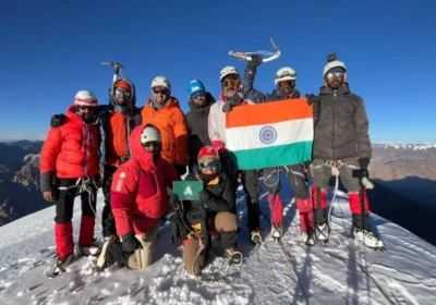 लद्दाख में बंगाल के पर्वतारोहियों ने तीन अनचढ़ी चोटियों पर रचा इतिहास